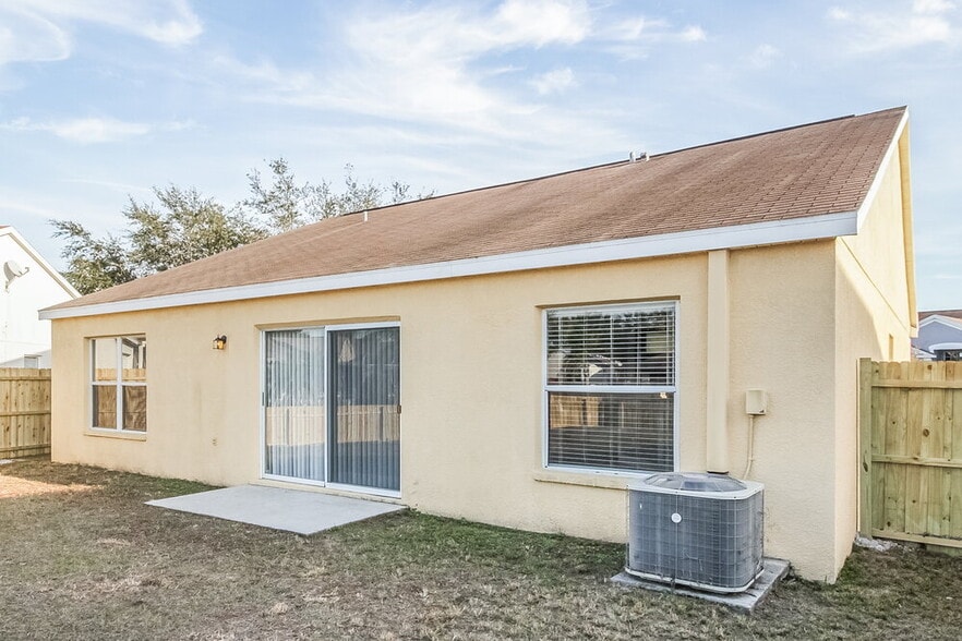 Building Photo - 12515 Midpointe Dr