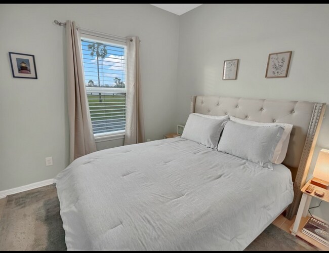 Building Photo - 86 Bethpage Dr