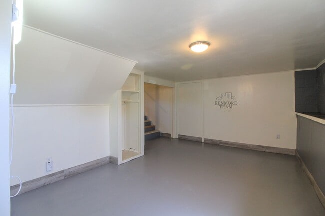 Building Photo - 3 Bedroom, 2 Bath Duplex in Central Richland