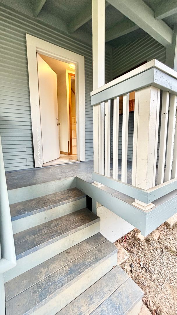 Building Photo - Character-Rich 1912 Home in North Portland – Spacious 2 Bed / 1 Bath