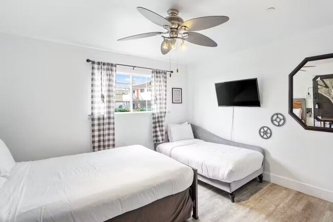Building Photo - Oceanfront Winter Rental Mid-September 202...
