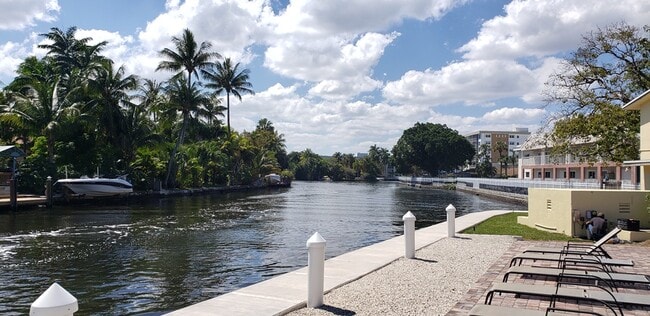 Building Photo - 1816 E Oakland Park Blvd