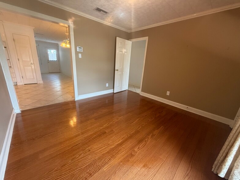 Building Photo - 1459 Aris Ave