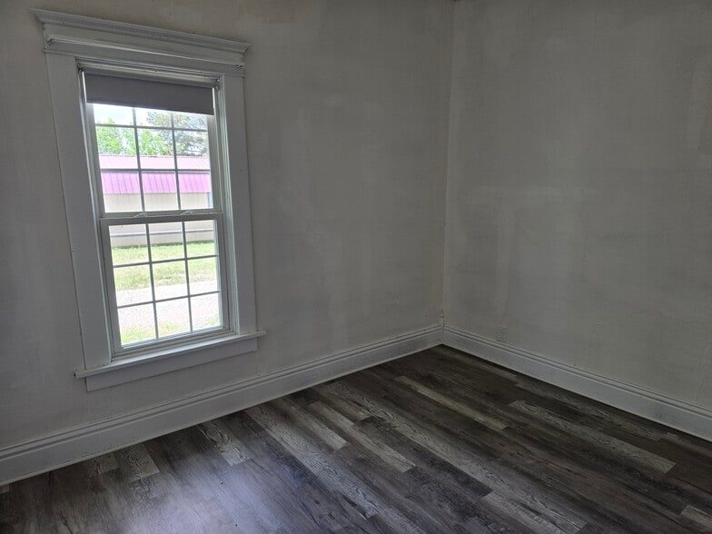 Building Photo - 434 3rd St