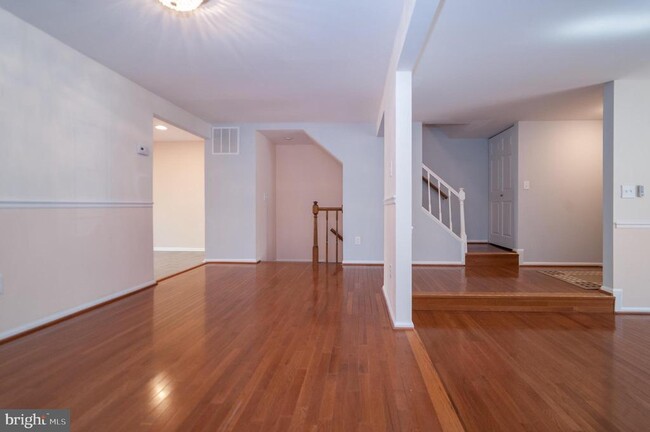 Building Photo - 5725 Walnut Wood Ln