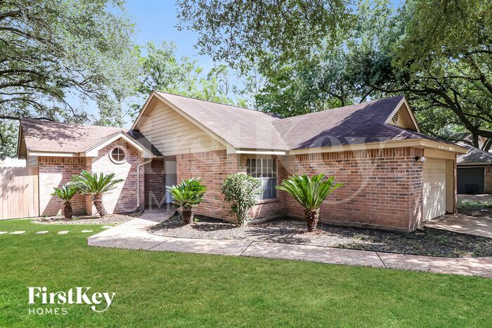 Building Photo - 8518 Pearl Lake Dr