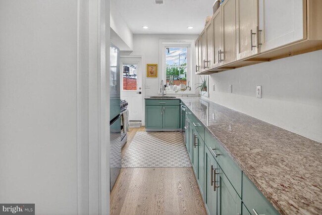 Building Photo - 1510 1st St NW