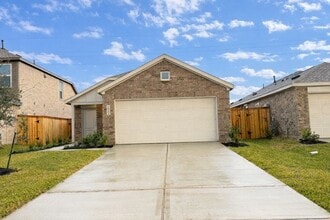 Building Photo - 16802 Old Wagon Wy