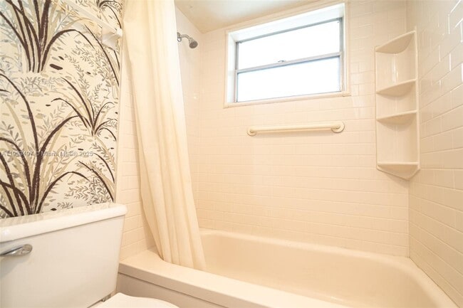 Building Photo - 1891 SW 81st Ave