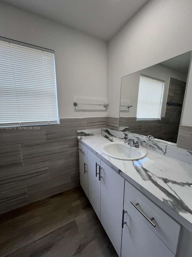 Building Photo - 1236 NW 4th Ave