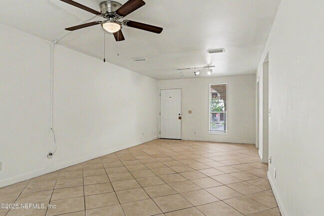 Building Photo - 1557 El Prado Rd