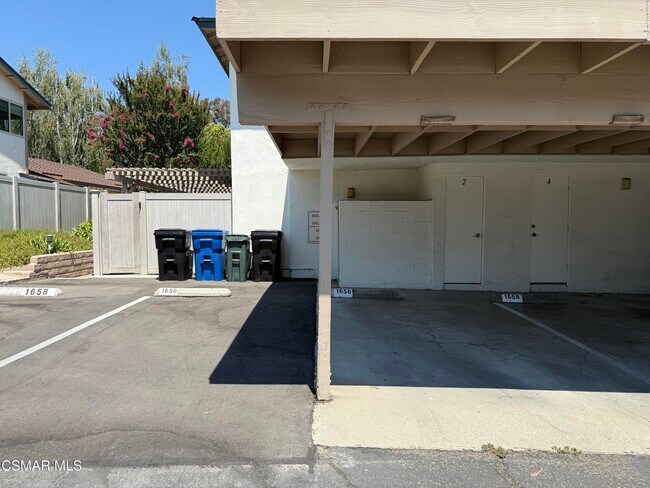 Building Photo - 1656 Orinda Ct