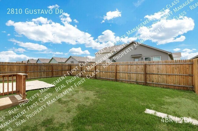 Building Photo - 2810 Gustavo Dr