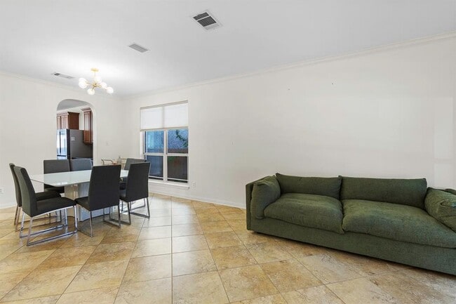 Building Photo - 705 Green Vista Ct