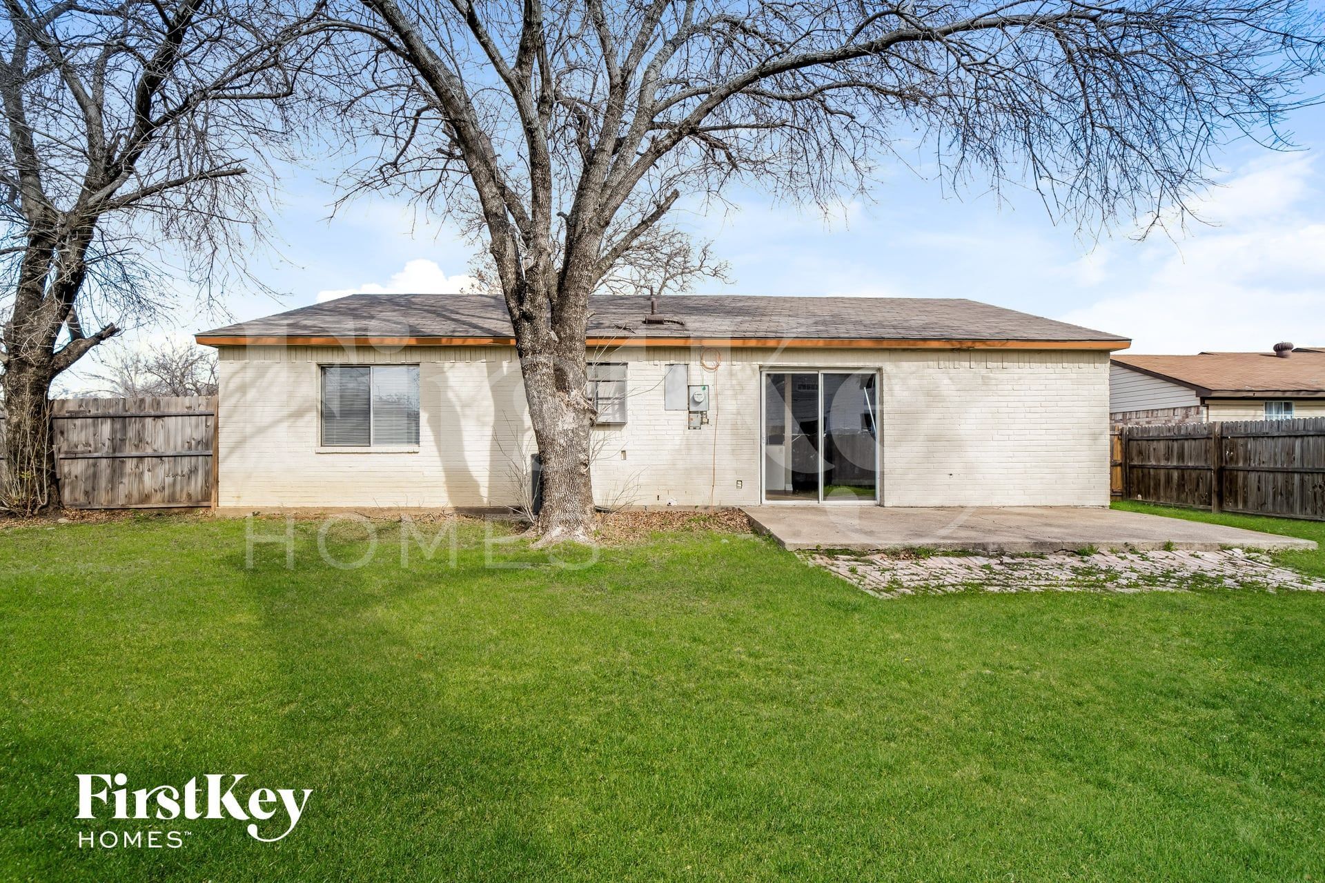Building Photo - 7000 Wildbriar Ct E