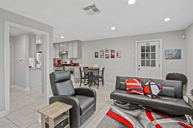 Building Photo - 6311 Bluestone Dr