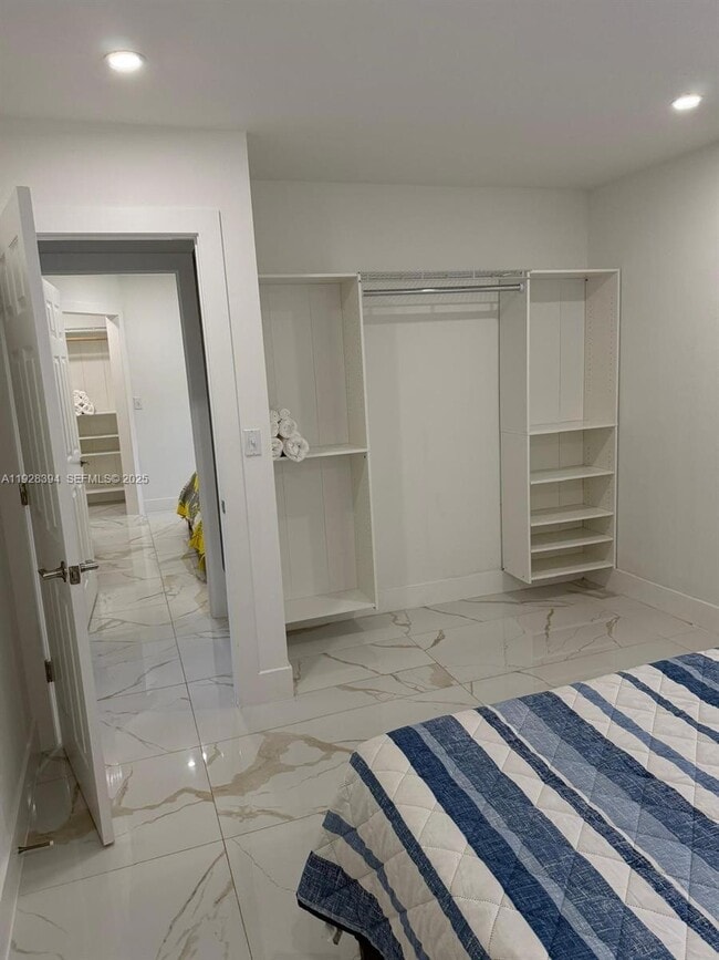 Building Photo - 209 NW 7th Ct