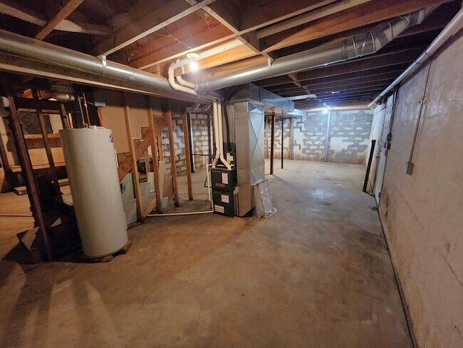 Building Photo - Nice, big, and updated 2BR rancher with full basement, parking off street and carport!