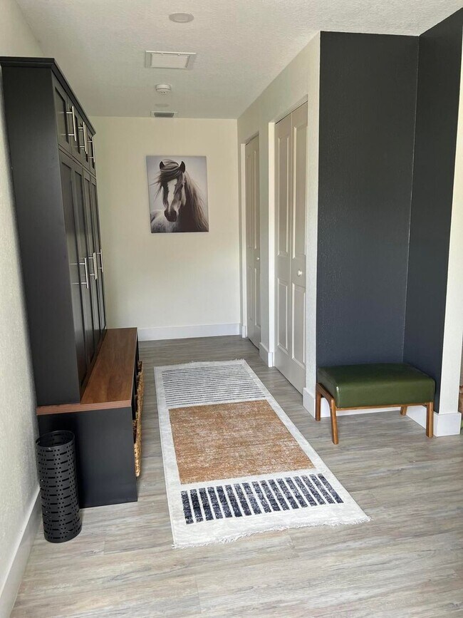 Building Photo - 12192 Branding Iron Ct