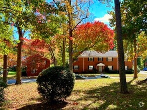 Building Photo - Lindley Park Manor