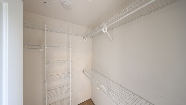 Building Photo - 3 Bed 2.5 Bath - Pet Friendly - WhidbeyHea...