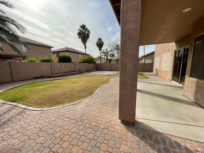 Building Photo - 2225 E Detroit St