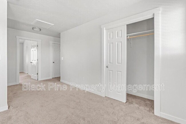 Building Photo - 4443 W Sunny Cove St