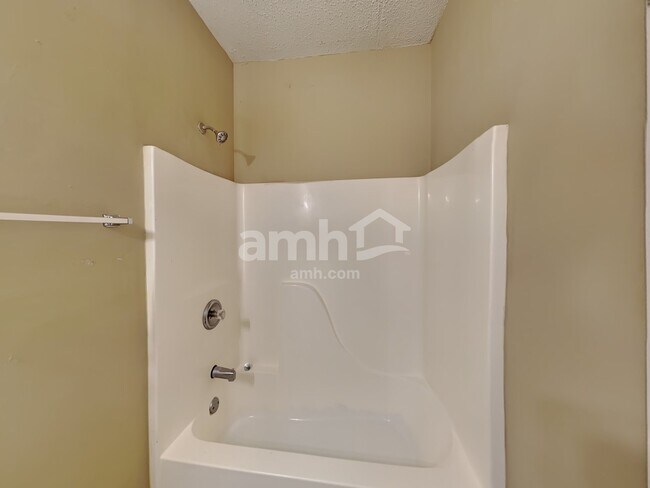 Building Photo - 2135 Beckenham Pl