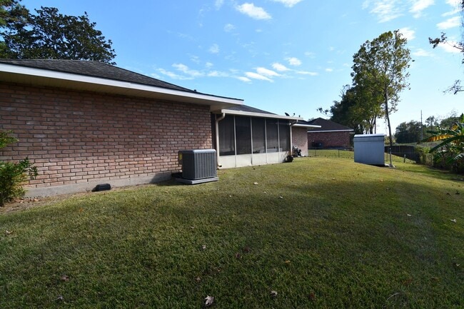 Building Photo - Location! Location!  Newly updated, 4 bedroom, 2 bath home near Perkins & Essens