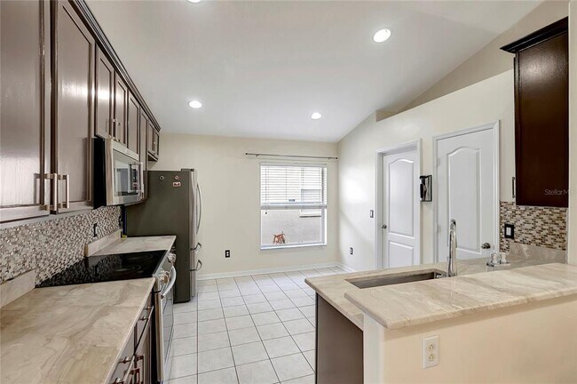 Building Photo - 3929 Washburn Pl