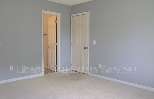 Building Photo - 709 Westridge Ct