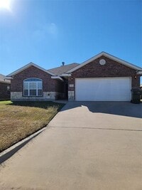 Building Photo - 317 Miss Ellie Ln