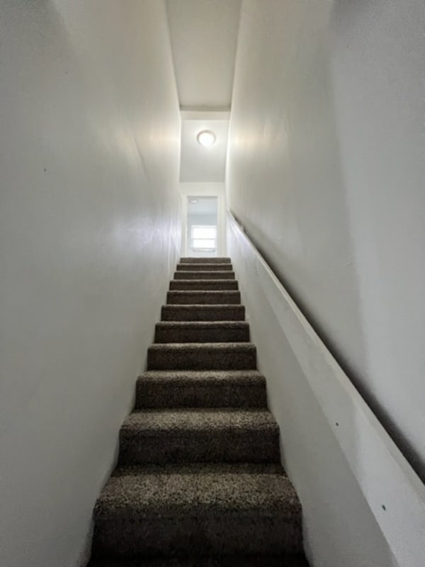 Building Photo - 206 S 4th St