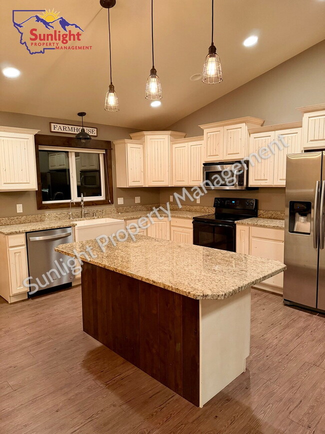 Building Photo - Spacious Country Home with 5 Bedrooms, Movie Room & Stunning Open-Land Views