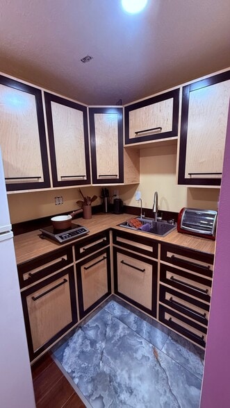 Building Photo - 5319 N Orange Ave