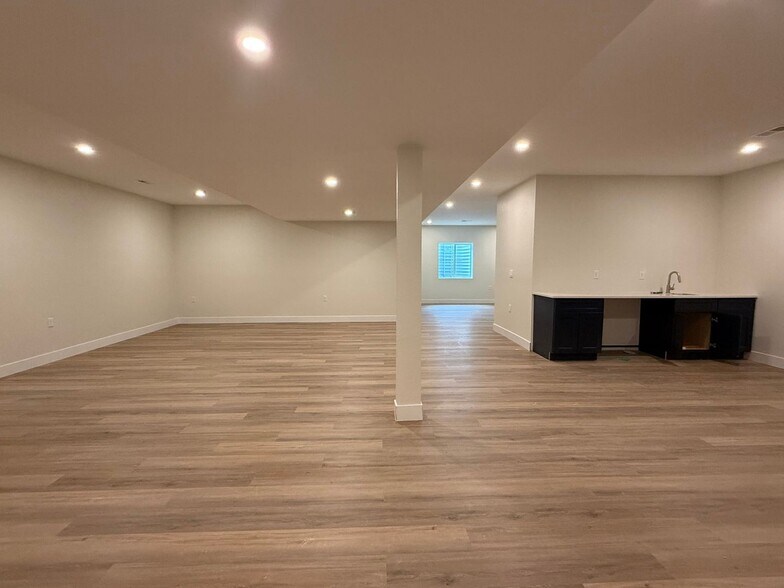 Building Photo - 274 Marlowe Dr
