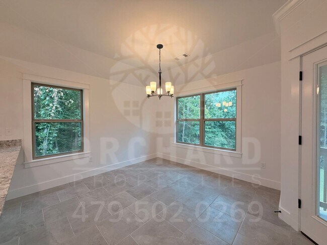 Building Photo - 12 Kinross Dr