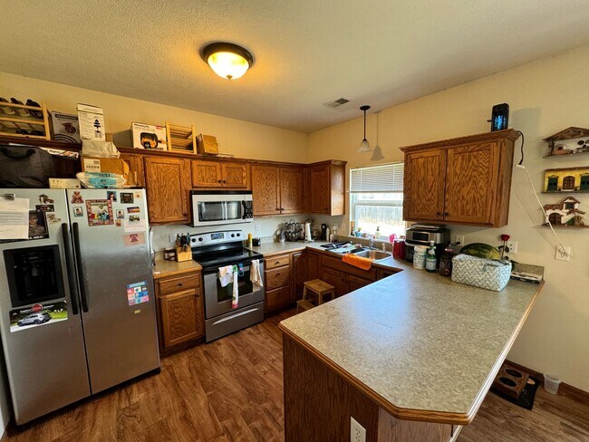 Building Photo - 3 Bedroom Home in Quiet Cul-de-sac!