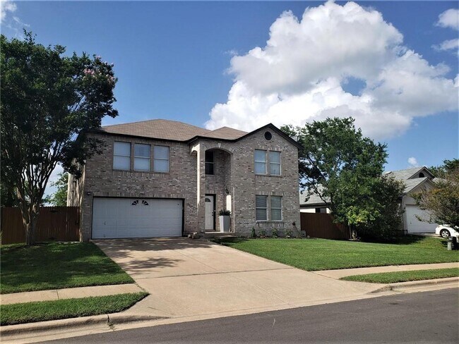 Building Photo - 2960 Donnell Dr