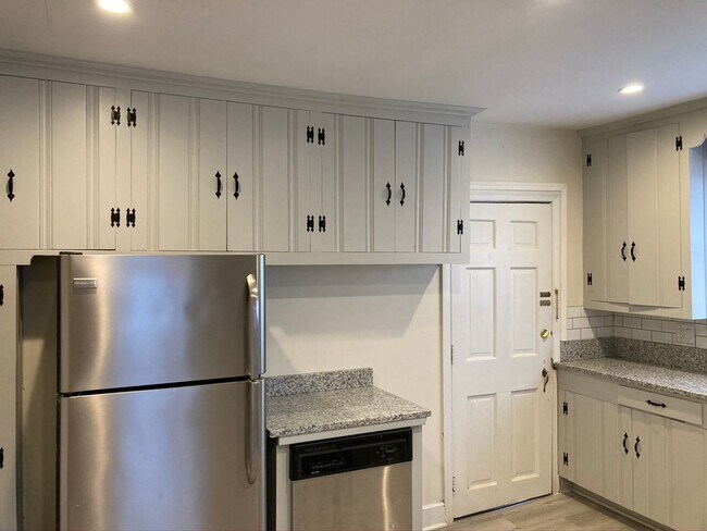 Building Photo - 2831 Burney Dr