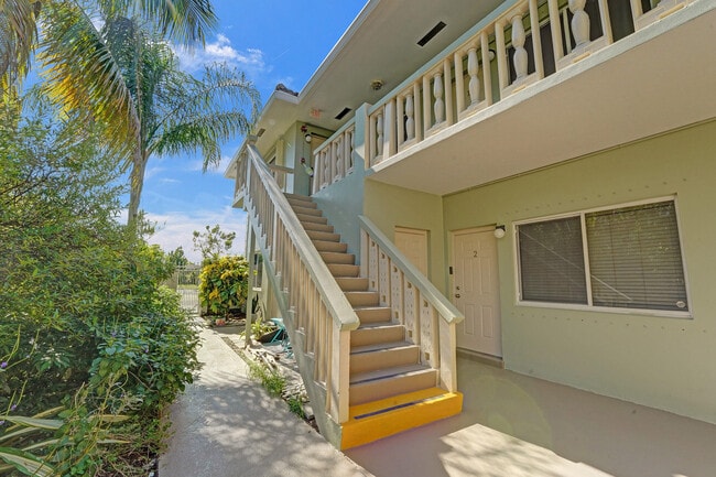 Building Photo - 1423 Holly Heights Dr