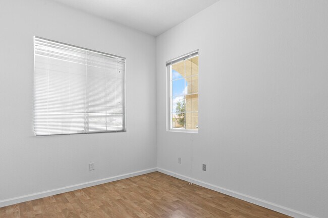 Building Photo - 13897 Mountain Top Dr