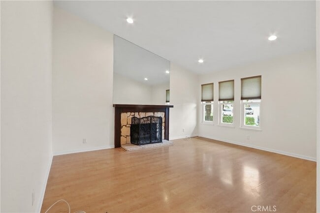 Building Photo - 1251 N Emogene St