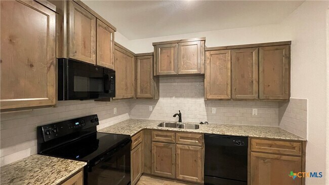 Building Photo - 2412 Duntov Dr
