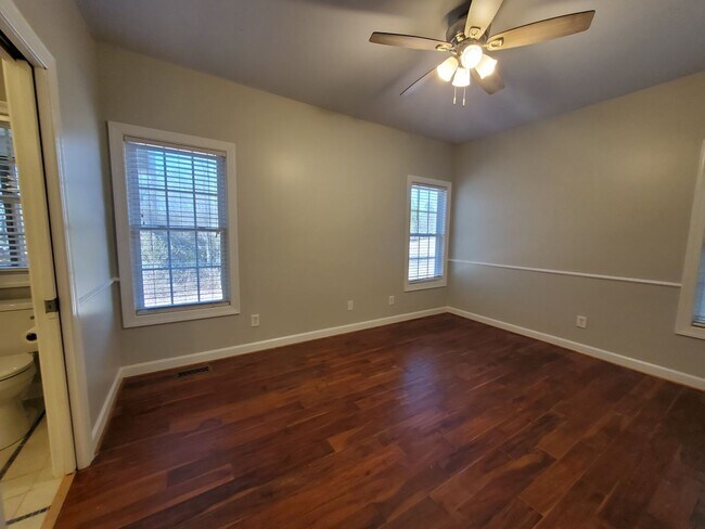 Building Photo - 958 Flynn McPherson Rd