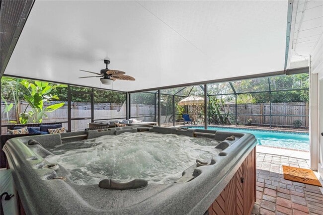 Building Photo - 6623 Glades Way