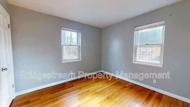 Building Photo - 108 Bellaire Ave