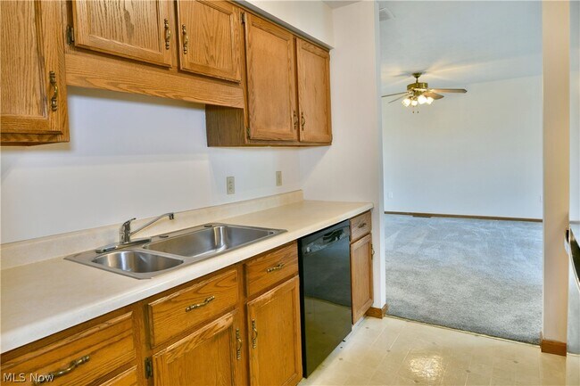 Building Photo - 2237 Cadwallader Sonk Rd