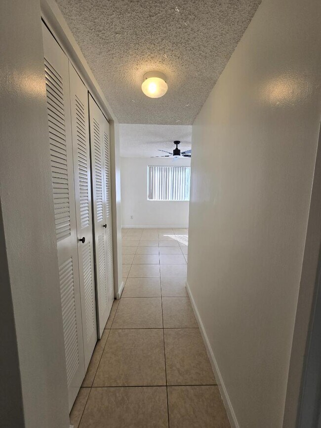 Building Photo - 2600 S University Dr