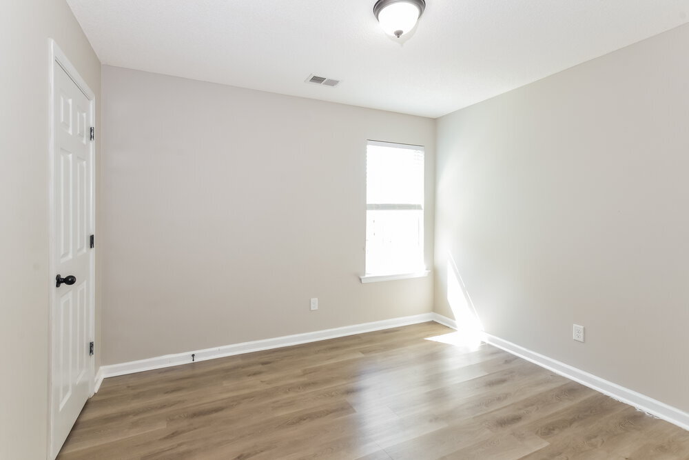 Building Photo - 9876 Southern Oak Way